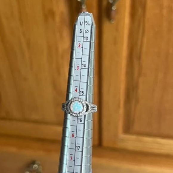 Sterling silver ring. Size 5 - Picture 4 of 4